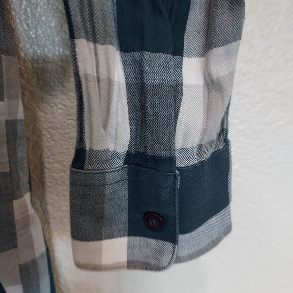 🔴3/$25 Volcom Teal Blue Plaid Long Sleeve Button Size M - Picture 4 of 10